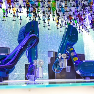Thumbnail: Robot Bartenders Shake Things Up At Sea